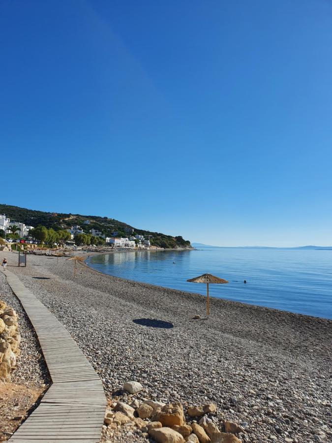 Marine Apartments Venetiko Paralia Agias Foteinis Bagian luar foto