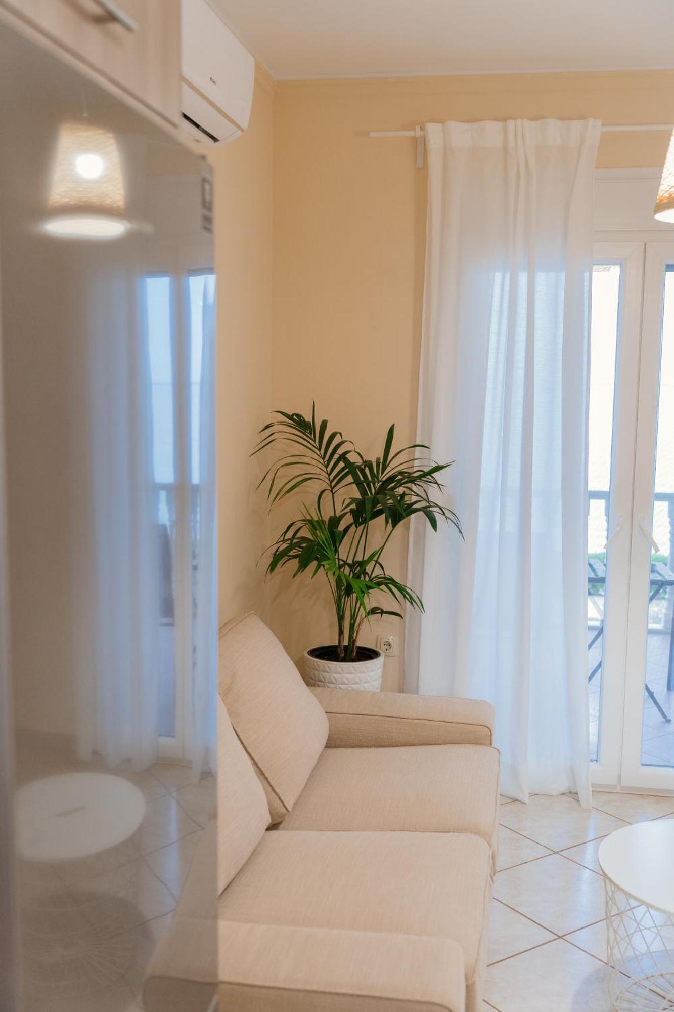 Marine Apartments Venetiko Paralia Agias Foteinis Bagian luar foto